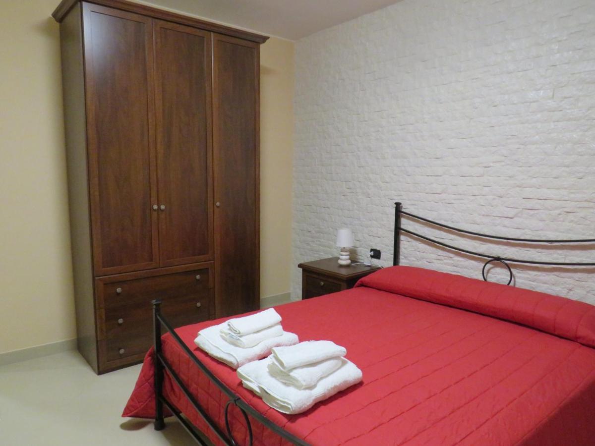 B&B Romano Gela Bagian luar foto